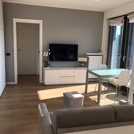 Ferienwohnung Fiera Milanocity View With Terrace Next To Shopping Mall Exterior foto