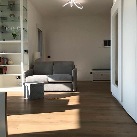 Ferienwohnung Fiera Milanocity View With Terrace Next To Shopping Mall Exterior foto