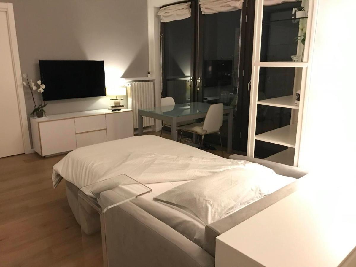 Ferienwohnung Fiera Milanocity View With Terrace Next To Shopping Mall Exterior foto
