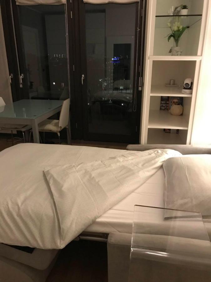 Ferienwohnung Fiera Milanocity View With Terrace Next To Shopping Mall Exterior foto